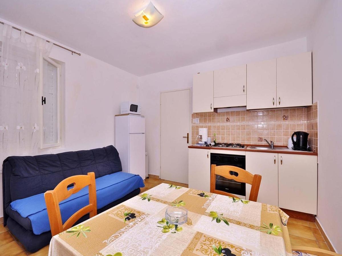 Apartments Miro 636 Ровин Екстериор снимка