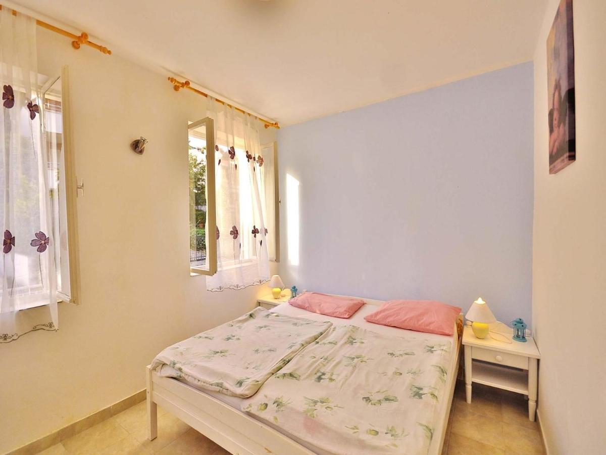 Apartments Miro 636 Ровин Екстериор снимка